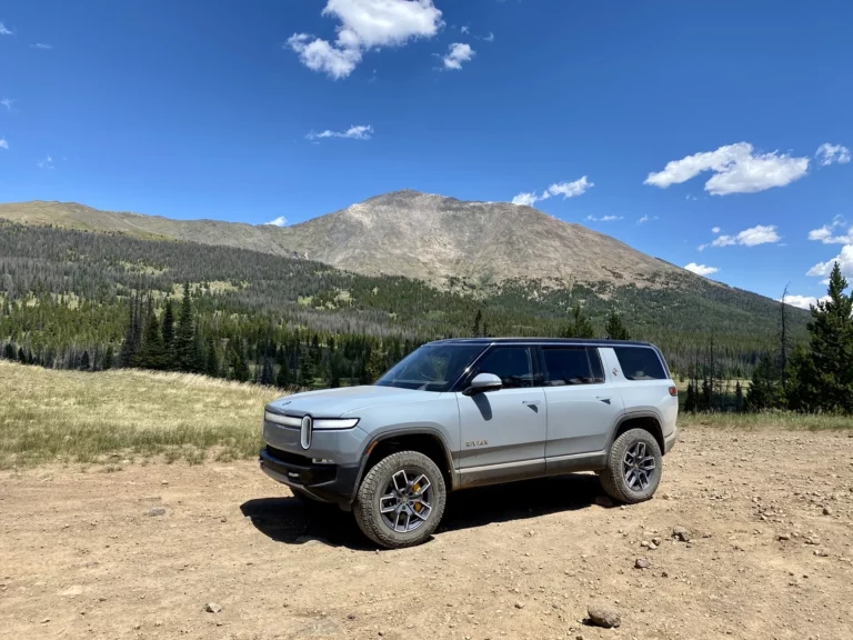 2023 Rivian R1S hits Rocky Mountain highs