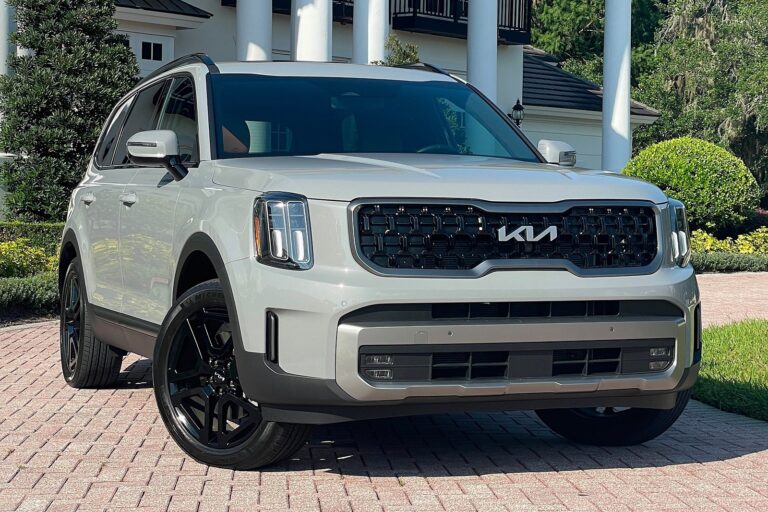 2023 Kia Telluride Front-End View