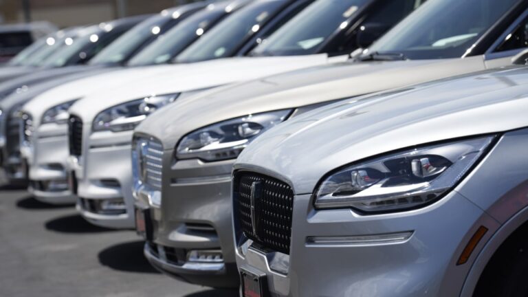 July inflation report: New and used car prices keep falling