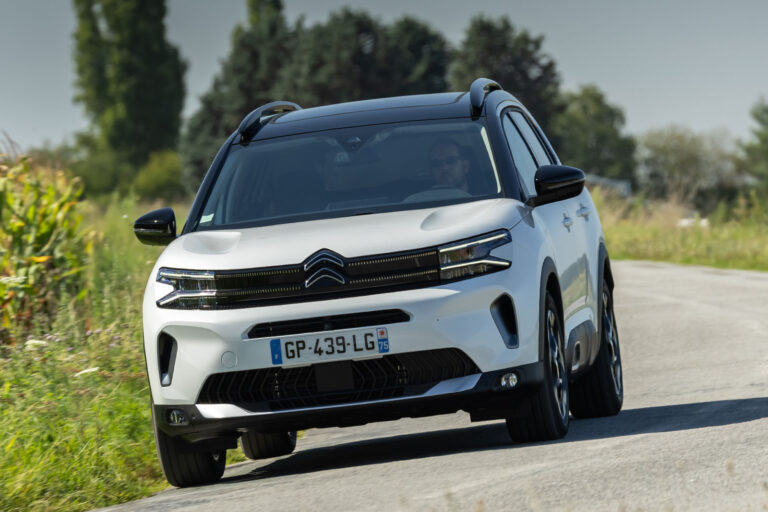 citroen c5 aircross  review 2023 01 cornering front