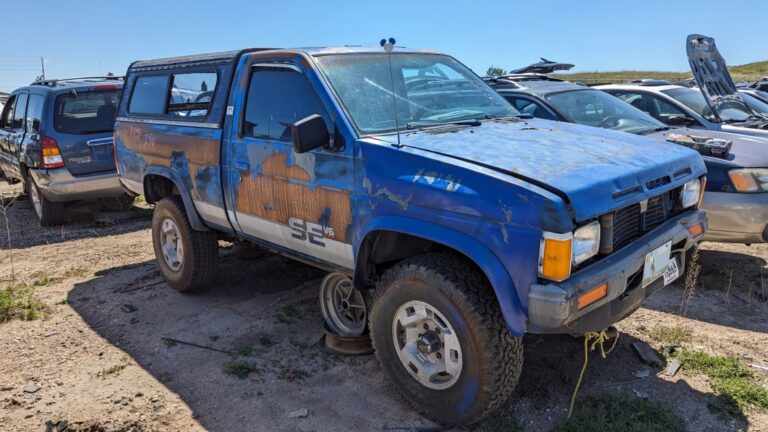 Junkyard Gem: 1986 Nissan SE 4x4 Truck