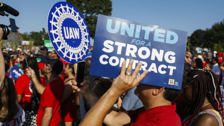 UAW and Detroit 3 remain at odds on last day of old contract