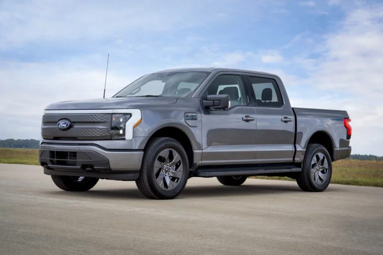 2024 Ford F-150 Lightning Flash signals range-boosting heat pump