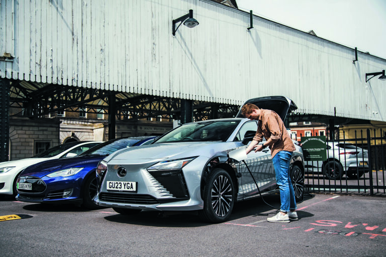 Lexus RZ 2023 long-term test