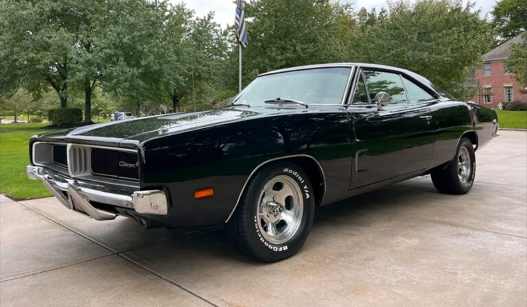 Spotless 1969 Dodge Charger R/T Daily Driver