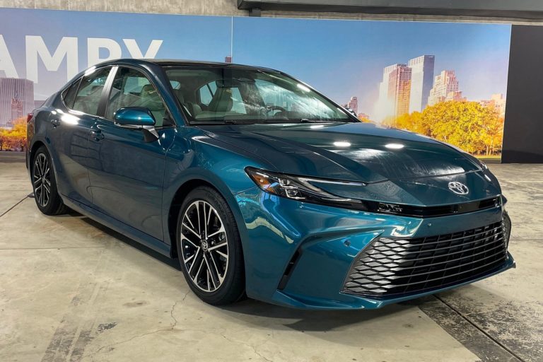 2025 Toyota Camry: Review, Trims, Specs, Price, New Interior Features, Exterior Design, and Specifications