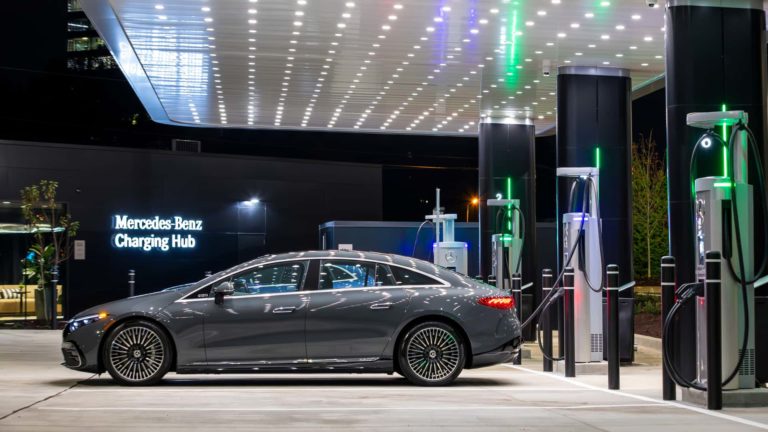 Mercedes-Benz Wants To Build North America's Fastest EV Charging Network, Starts With 400 kW