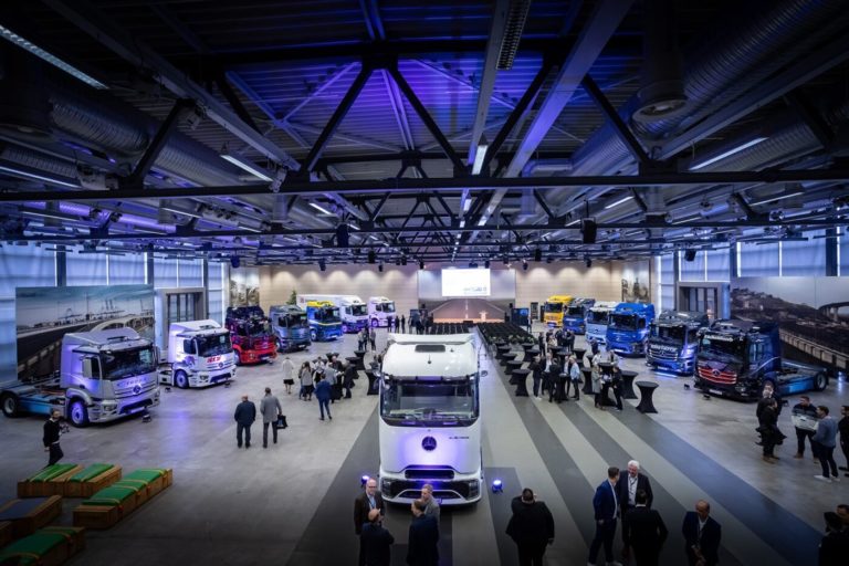 Mercedes-Benz Trucks electrifies its factory logistics