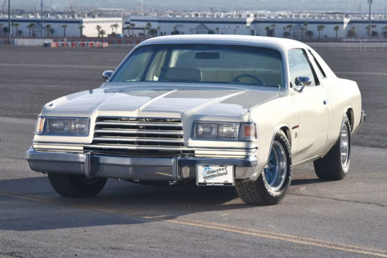 Dodge Magnum XL 400 - front side