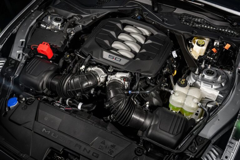 2024 Ford Mustang GT Coupe Engine