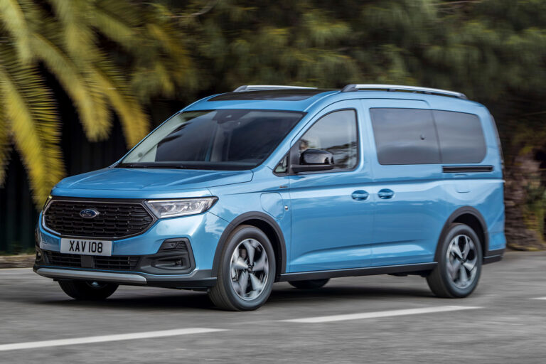 New Ford Tourneo Connect PHEV boasts 68-mile EV range