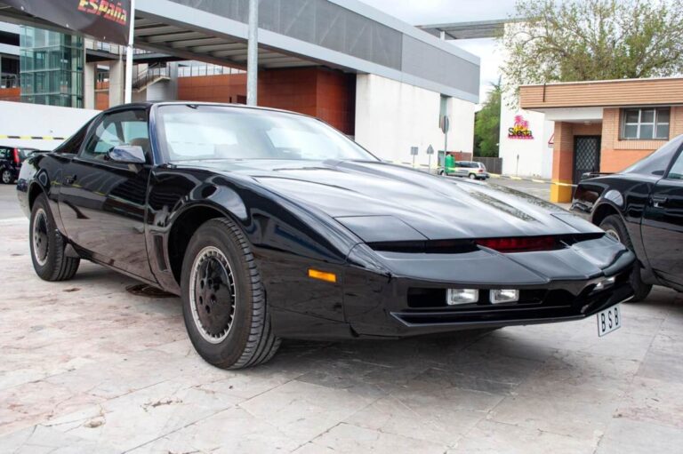 Was KITT From Knight Rider Just Sassy Siri?