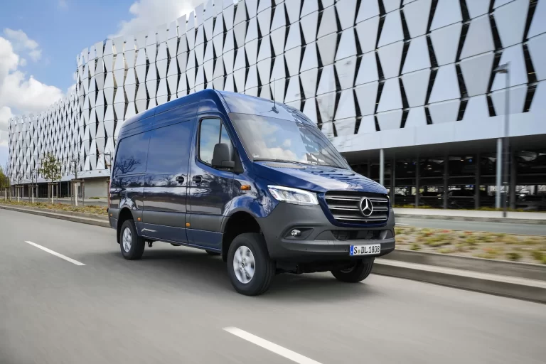 2025 Mercedes-Benz eSprinter adds smaller battery, shorter wheelbase