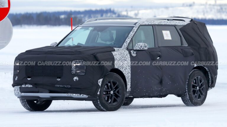 Next-Gen Hyundai Palisade Spotted Hiding Boxy Body During Winter Testing