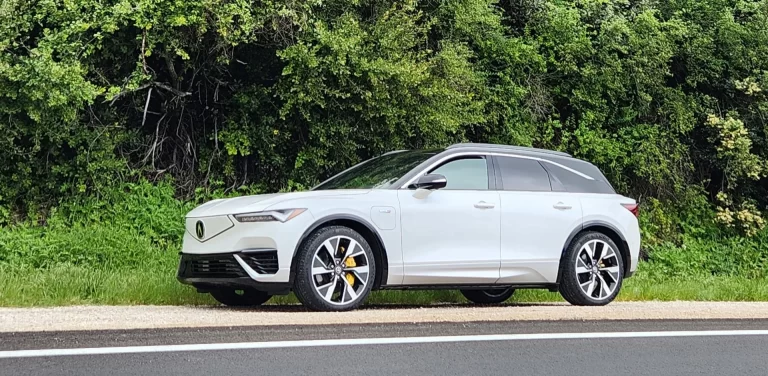 2024 Acura ZDX Type S keeps first EV mostly on-brand